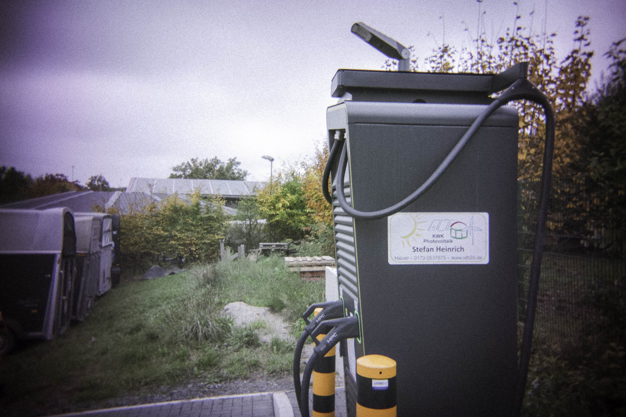 „Grünfunk Halver“ voll auf Sonnenstrom: Die neue E-Ladesäule als lokales Leuchtturmprojekt bei uns im Podcast 2 Grüne Halver - % filename%